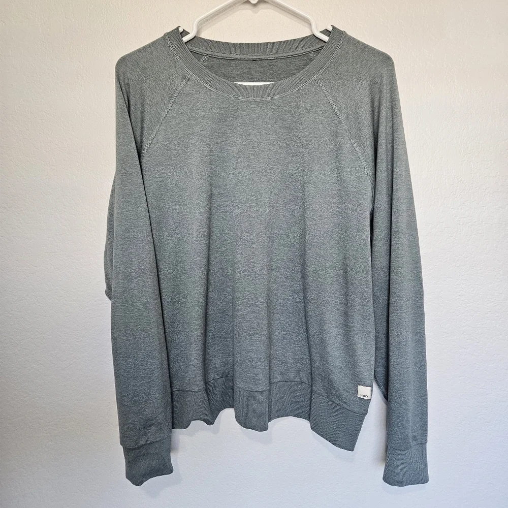 Vuori | Halo Crew Long Sleeve Pullover Sweater Heathered Green VW241, Womens - Picture 3 of 7